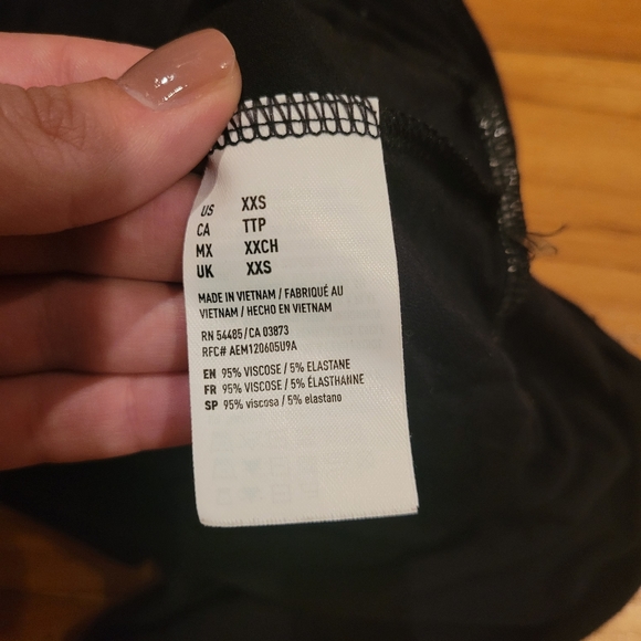 Short sleeved bodysuit - Picture 3 of 7